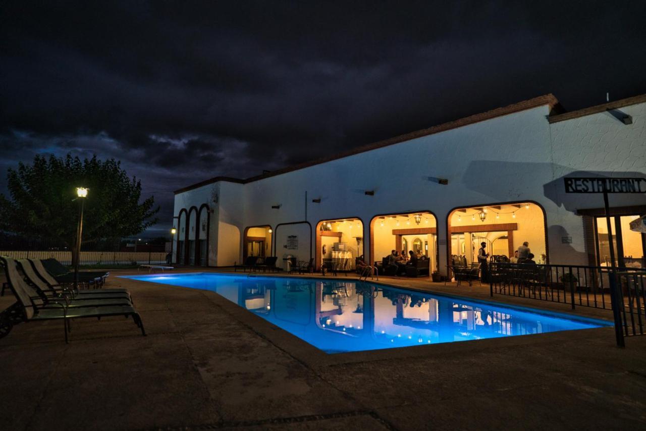 Hotel Hacienda Nuevo Casas Grandes Kültér fotó
