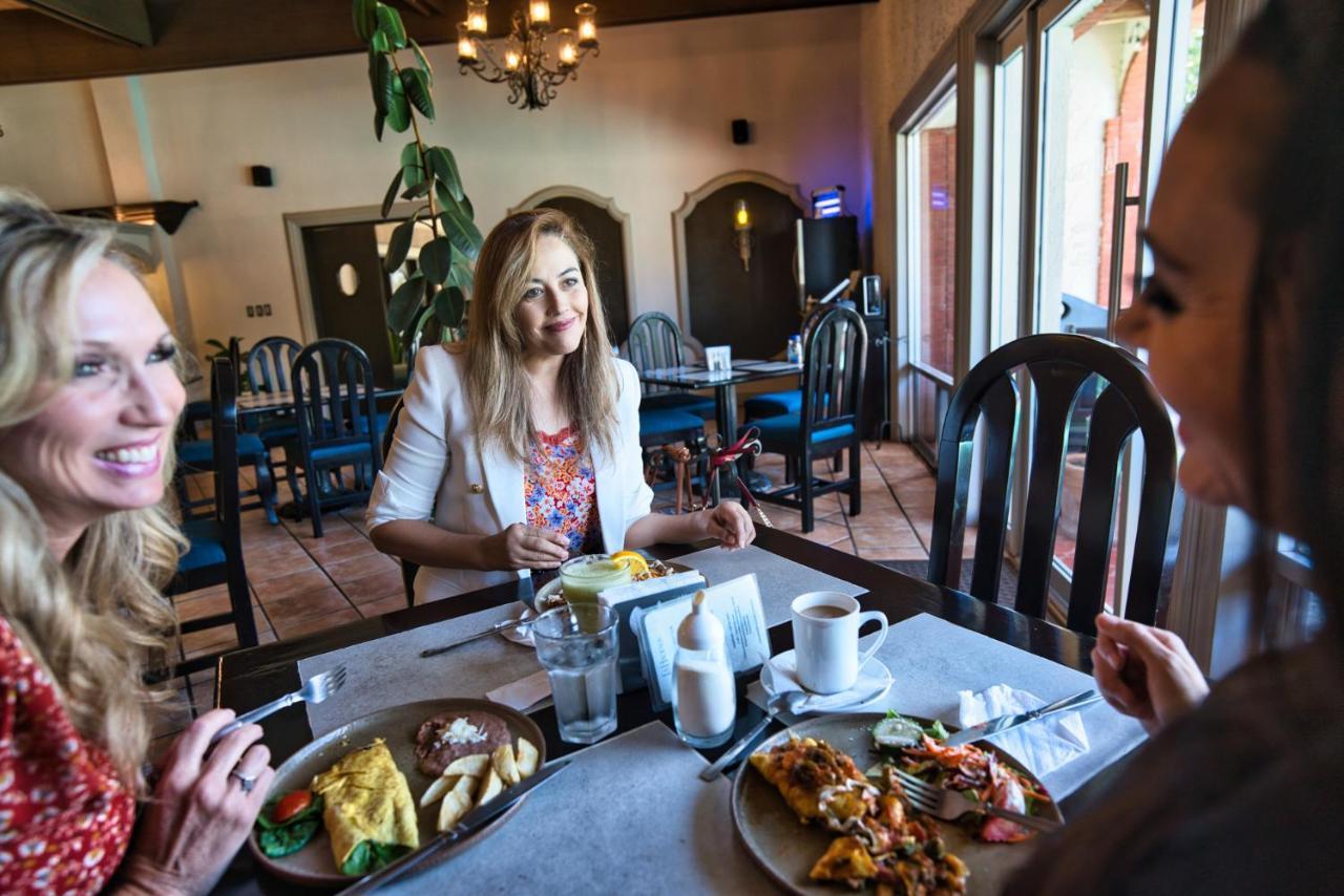 Hotel Hacienda Nuevo Casas Grandes Kültér fotó