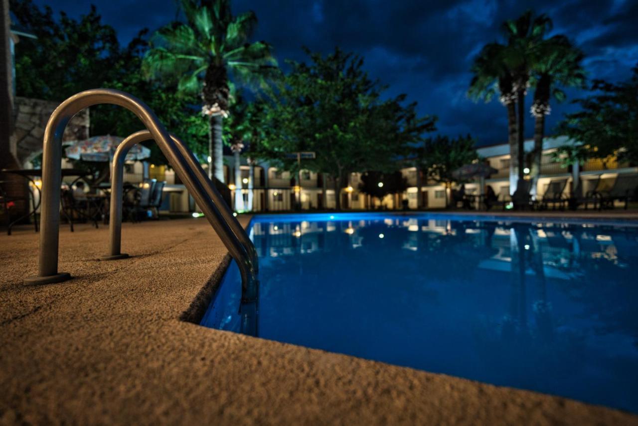 Hotel Hacienda Nuevo Casas Grandes Kültér fotó