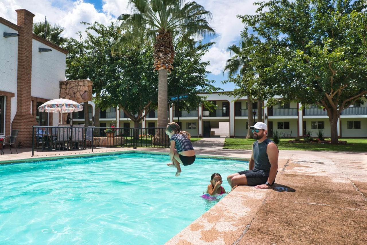 Hotel Hacienda Nuevo Casas Grandes Kültér fotó