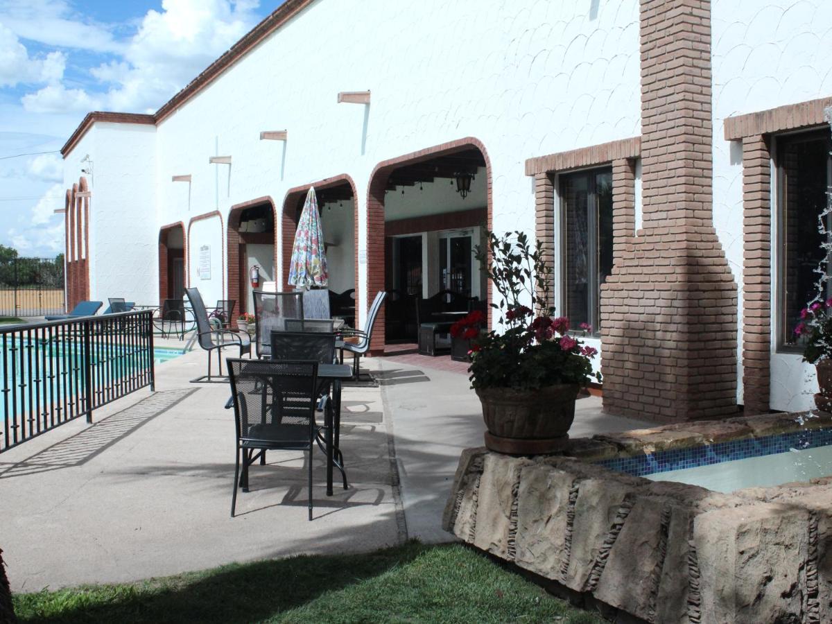 Hotel Hacienda Nuevo Casas Grandes Kültér fotó