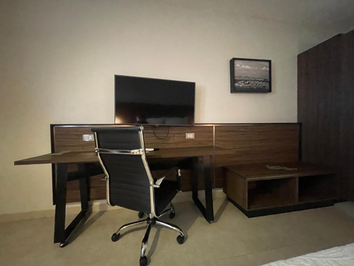 Hotel Hacienda Nuevo Casas Grandes Kültér fotó